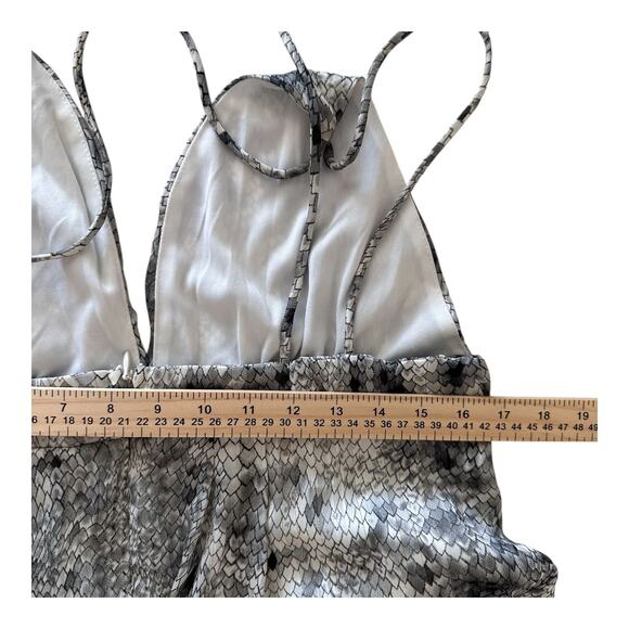 She + Sky Women Gray White Maxi Dress Snake Skin V Neck Summer Size L - Picture 8 of 9
